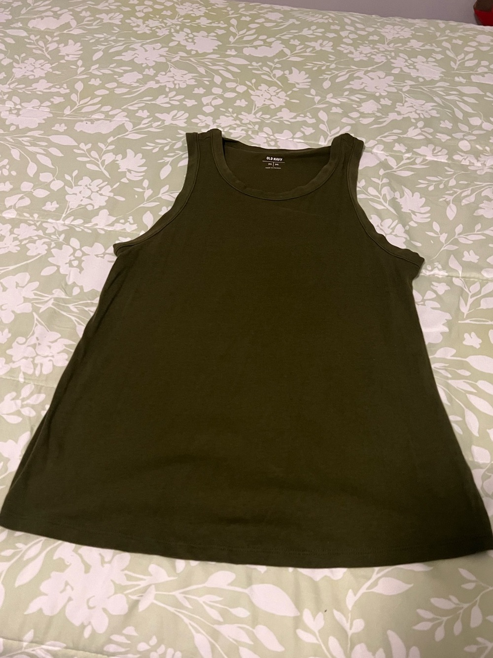 Old Navy Olive Green Scoop Neck Tank Top 💚